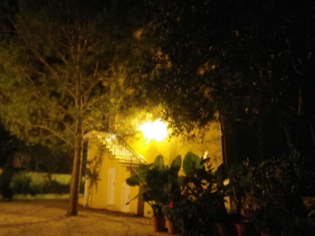 Villa Theodora Keri Bagian luar foto
