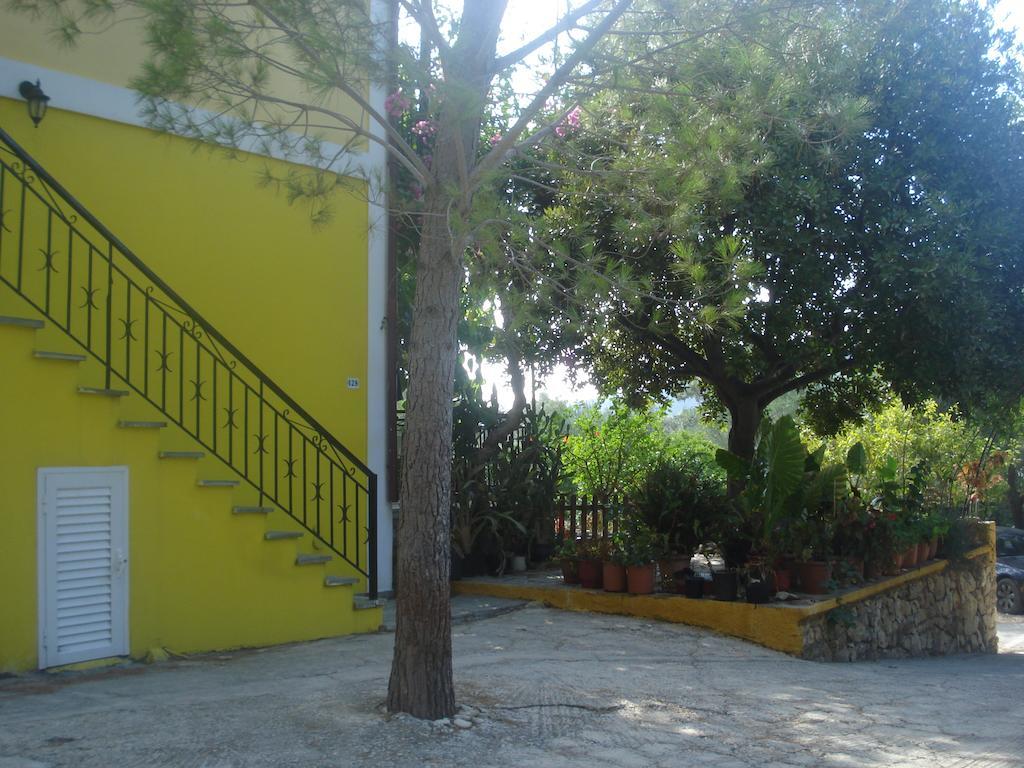 Villa Theodora Keri Bagian luar foto